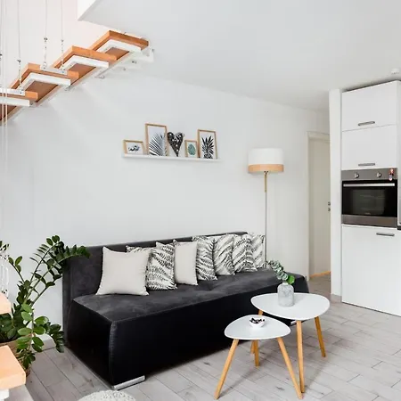 Hugo Apartment *