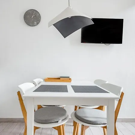 Hugo Apartment *