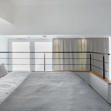 Hugo Apartment Split