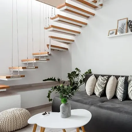 Hugo Apartment *